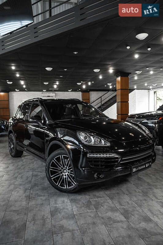 Внедорожник / Кроссовер Porsche Cayenne 2013 в Одессе