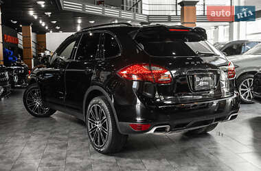 Внедорожник / Кроссовер Porsche Cayenne 2013 в 