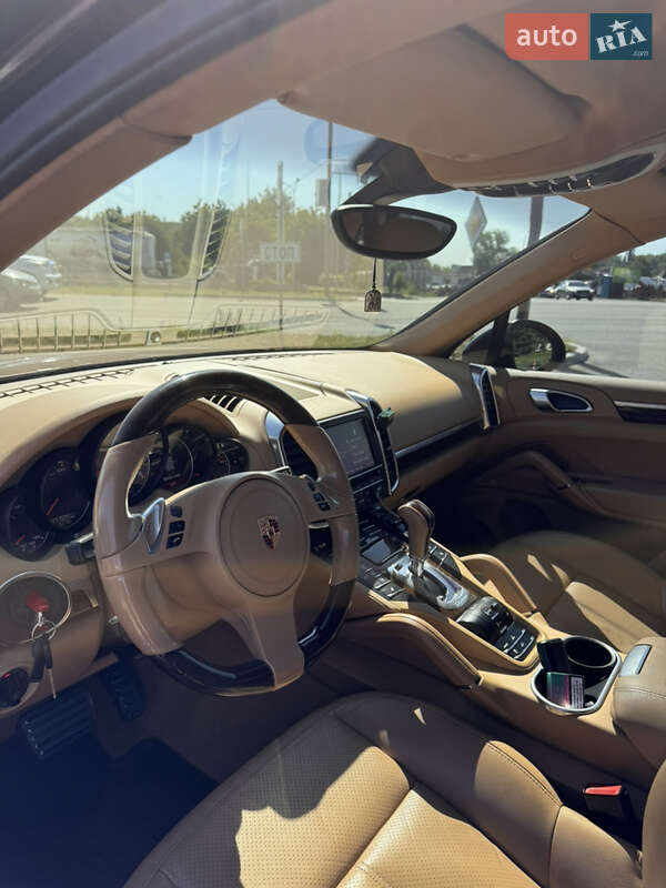 Позашляховик / Кросовер Porsche Cayenne 2012 в Дніпрі