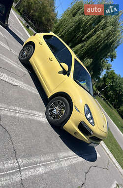 Внедорожник / Кроссовер Porsche Cayenne 2010 в 
