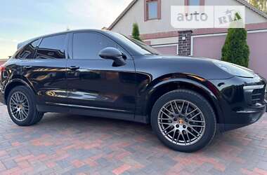 Внедорожник / Кроссовер Porsche Cayenne 2017 в 