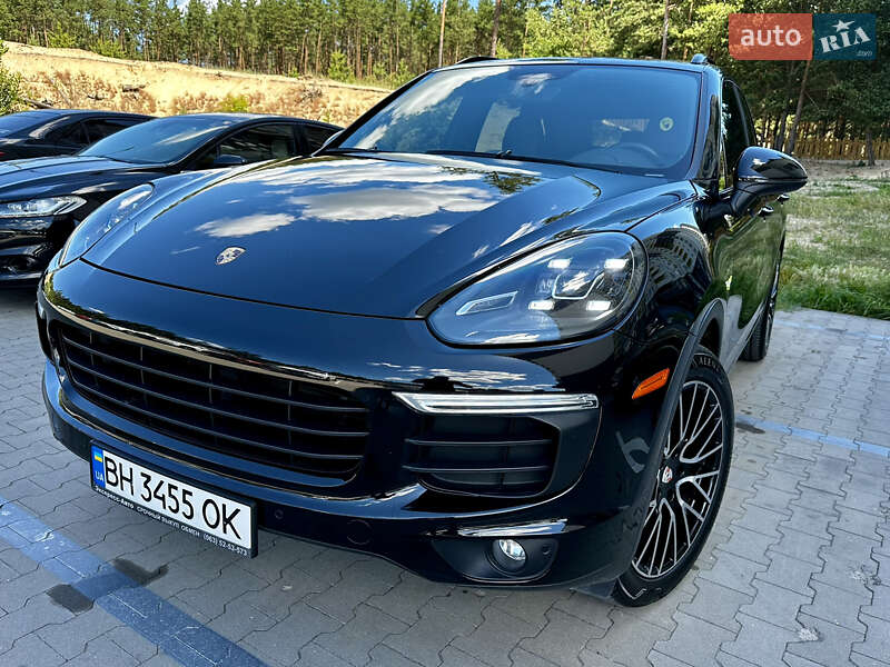 Внедорожник / Кроссовер Porsche Cayenne 2015 в Киеве