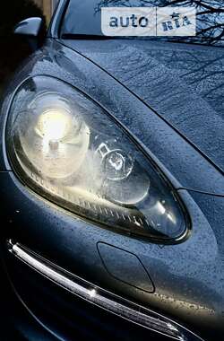 Внедорожник / Кроссовер Porsche Cayenne 2013 в 