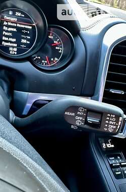 Внедорожник / Кроссовер Porsche Cayenne 2013 в 