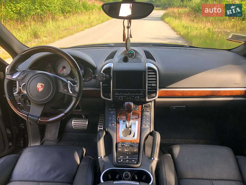 Позашляховик / Кросовер Porsche Cayenne 2011 в Львові