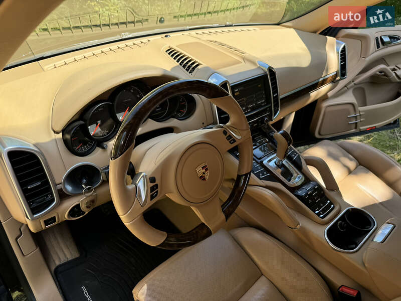 Позашляховик / Кросовер Porsche Cayenne 2013 в Києві