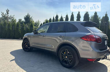 Внедорожник / Кроссовер Porsche Cayenne 2013 в 