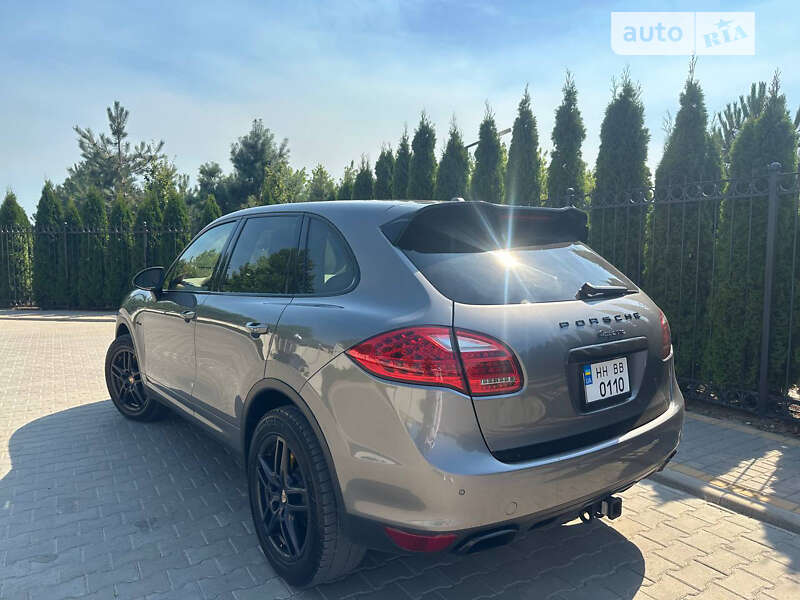 Внедорожник / Кроссовер Porsche Cayenne 2013 в Одессе