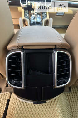 Внедорожник / Кроссовер Porsche Cayenne 2013 в 