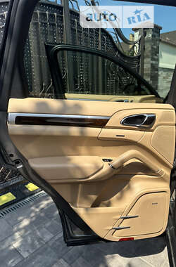 Внедорожник / Кроссовер Porsche Cayenne 2013 в 
