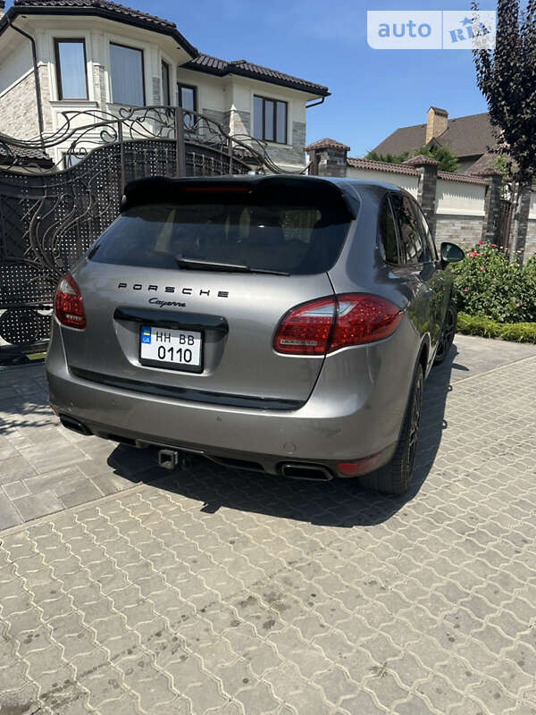 Внедорожник / Кроссовер Porsche Cayenne 2013 в Одессе