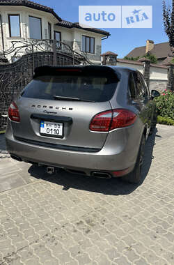 Внедорожник / Кроссовер Porsche Cayenne 2013 в 