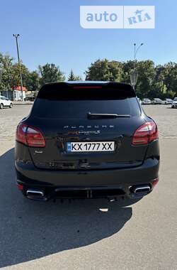 Внедорожник / Кроссовер Porsche Cayenne 2011 в 