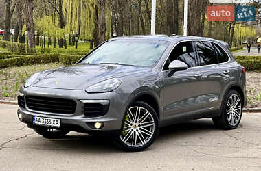 Позашляховик / Кросовер Porsche Cayenne 2015 в Києві