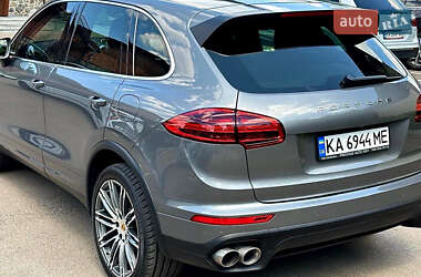 Позашляховик / Кросовер Porsche Cayenne 2015 в Києві