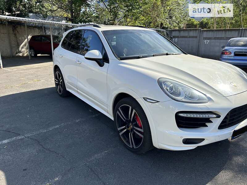 Внедорожник / Кроссовер Porsche Cayenne 2011 в Одессе
