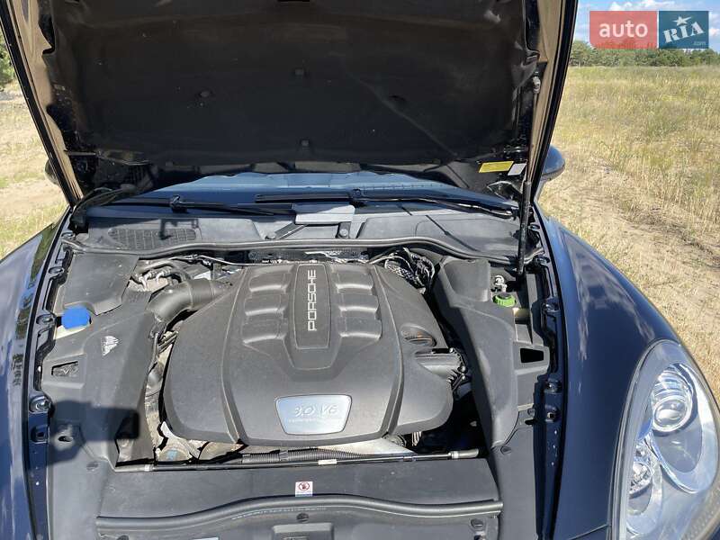 Внедорожник / Кроссовер Porsche Cayenne 2013 в Днепре