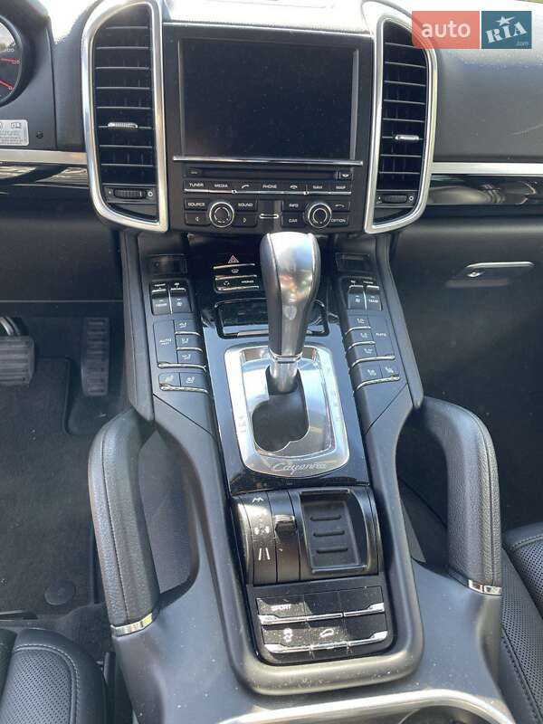 Внедорожник / Кроссовер Porsche Cayenne 2013 в Днепре
