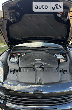 Внедорожник / Кроссовер Porsche Cayenne 2019 в Первомайске