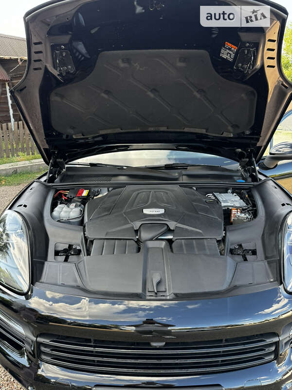 Позашляховик / Кросовер Porsche Cayenne 2019 в Первомайську
