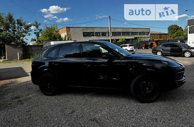 Внедорожник / Кроссовер Porsche Cayenne 2019 в Первомайске