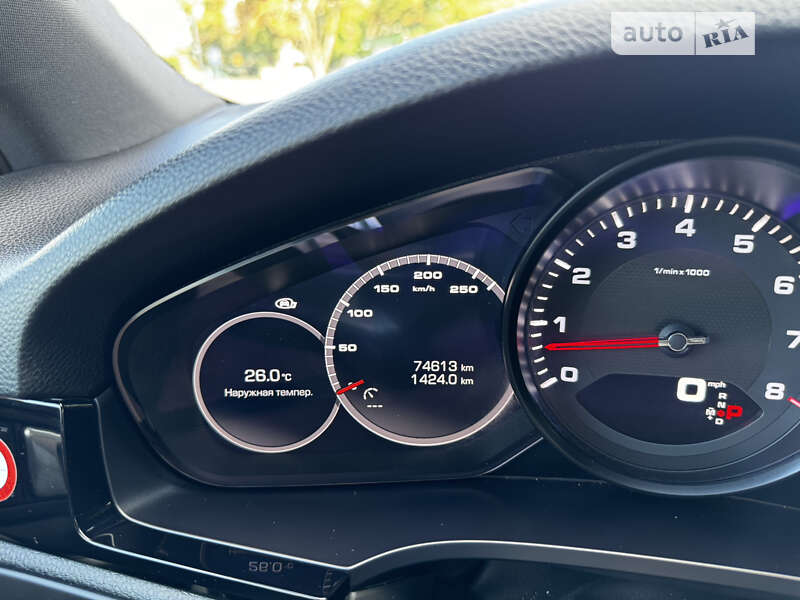 Позашляховик / Кросовер Porsche Cayenne 2019 в Первомайську