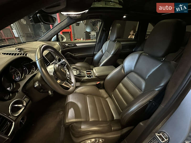 Внедорожник / Кроссовер Porsche Cayenne 2015 в Киеве фото 21 Внедорожник / Кроссовер Porsche Cayenne 2015 в Киеве