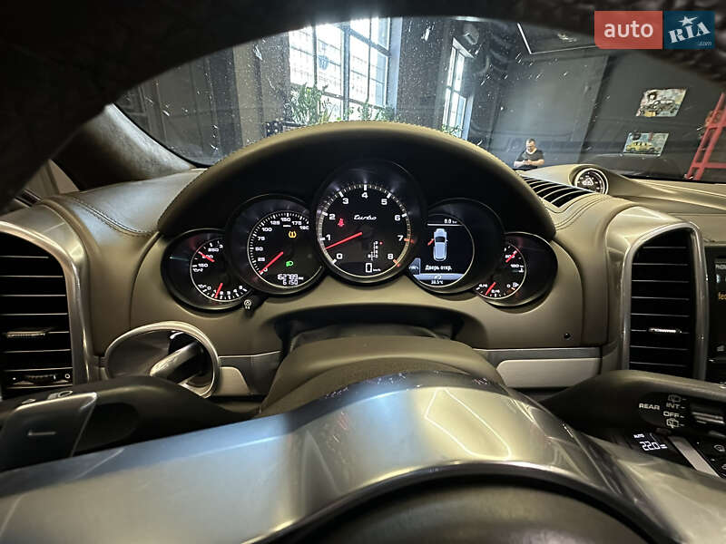 Внедорожник / Кроссовер Porsche Cayenne 2015 в Киеве фото 25 Внедорожник / Кроссовер Porsche Cayenne 2015 в Киеве