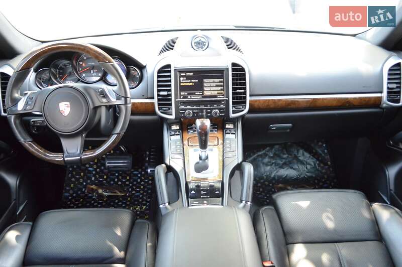 Позашляховик / Кросовер Porsche Cayenne 2013 в Одесі