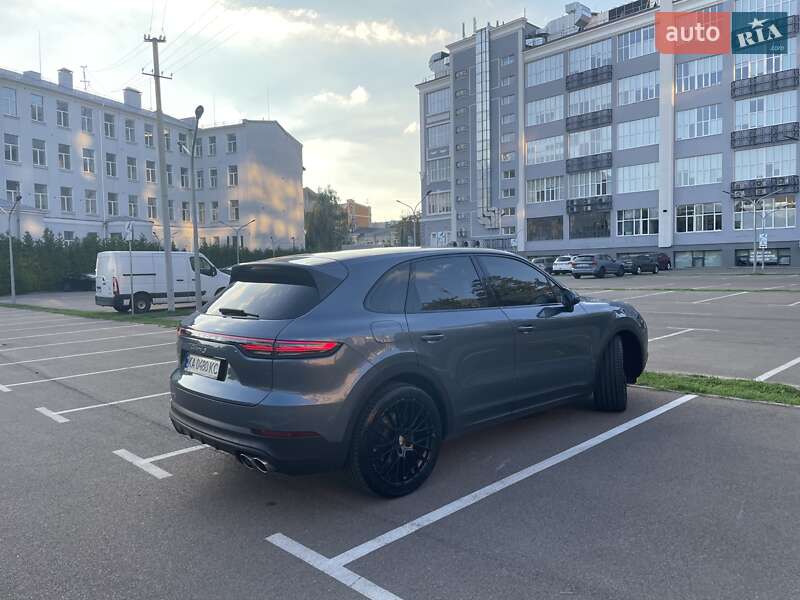 Позашляховик / Кросовер Porsche Cayenne 2017 в Києві