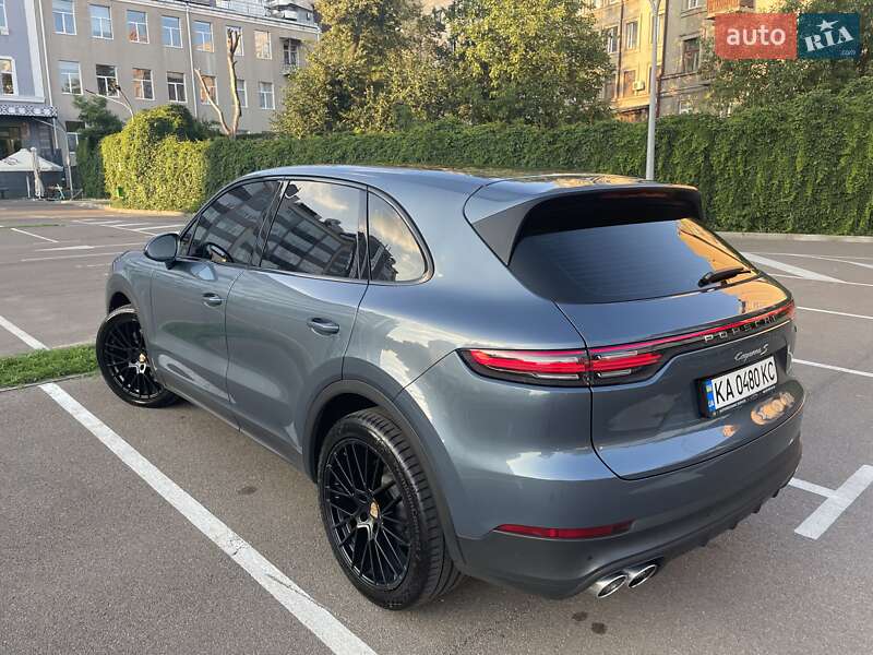 Позашляховик / Кросовер Porsche Cayenne 2017 в Києві