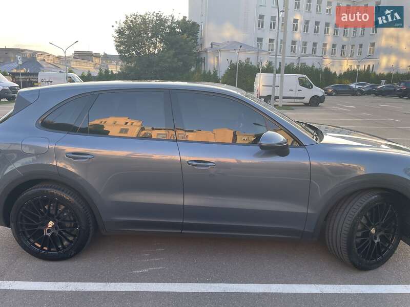 Позашляховик / Кросовер Porsche Cayenne 2017 в Києві
