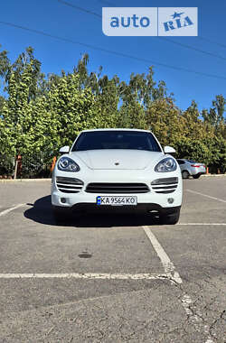 Позашляховик / Кросовер Porsche Cayenne 2012 в Києві