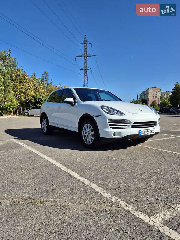 Позашляховик / Кросовер Porsche Cayenne 2012 в Києві
