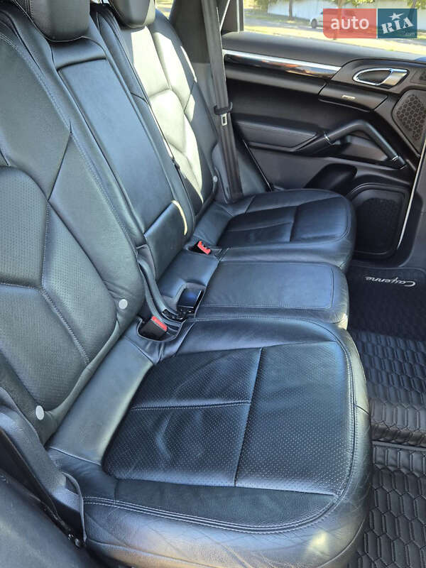Позашляховик / Кросовер Porsche Cayenne 2012 в Києві