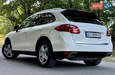 Позашляховик / Кросовер Porsche Cayenne 2011 в 