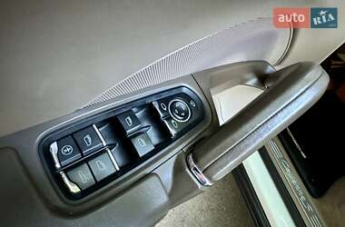 Позашляховик / Кросовер Porsche Cayenne 2011 в 