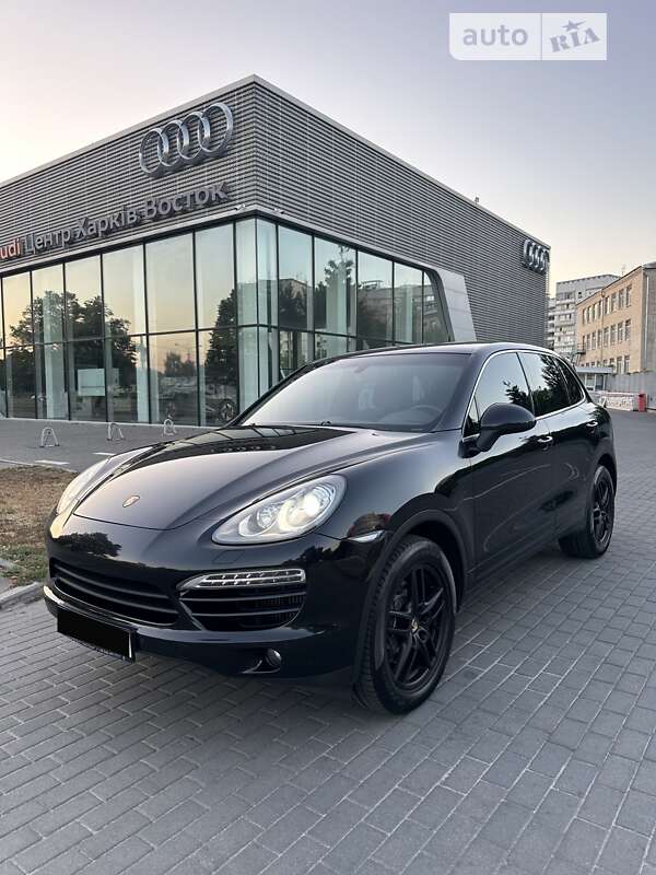 Позашляховик / Кросовер Porsche Cayenne 2012 в Києві