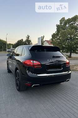 Позашляховик / Кросовер Porsche Cayenne 2012 в Києві