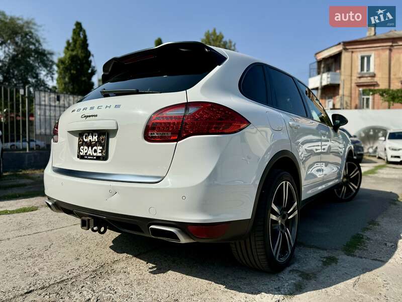 Позашляховик / Кросовер Porsche Cayenne 2013 в Одесі