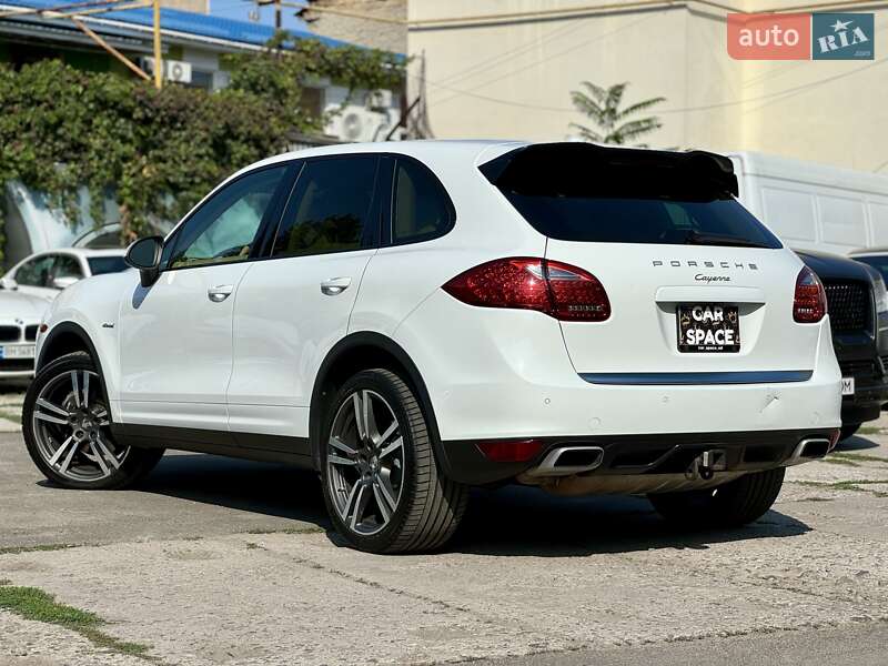 Позашляховик / Кросовер Porsche Cayenne 2013 в Одесі