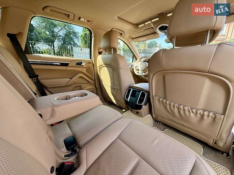 Позашляховик / Кросовер Porsche Cayenne 2013 в Одесі