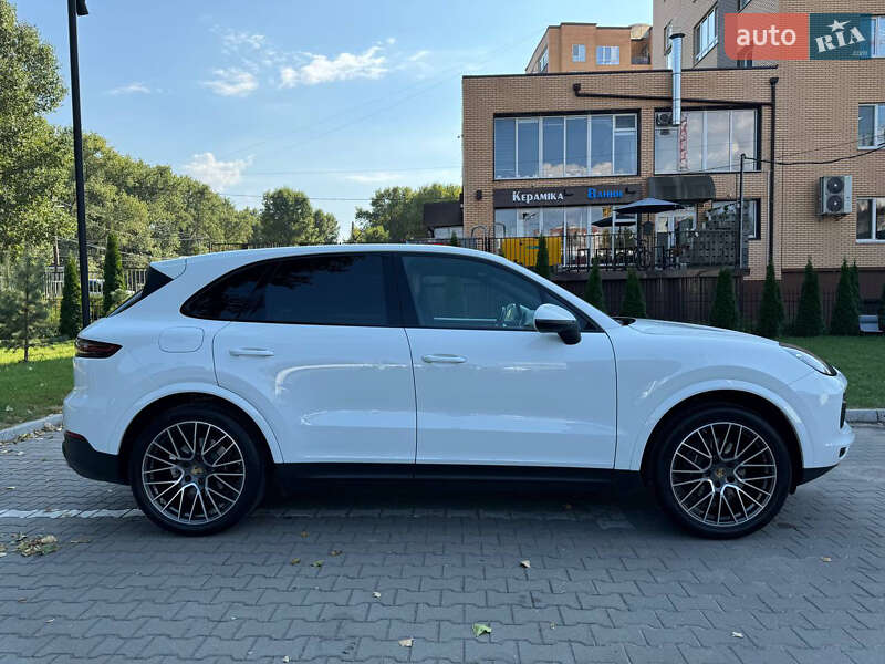 Внедорожник / Кроссовер Porsche Cayenne 2019 в Хмельницком