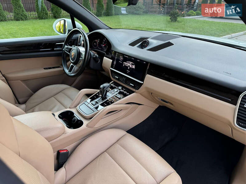 Внедорожник / Кроссовер Porsche Cayenne 2019 в Хмельницком