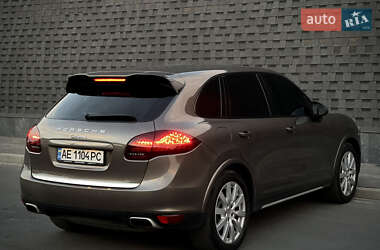 Позашляховик / Кросовер Porsche Cayenne 2012 в 