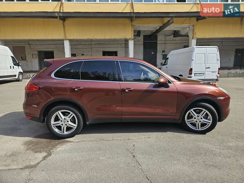 Позашляховик / Кросовер Porsche Cayenne 2012 в Києві