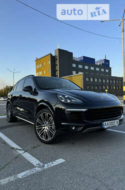 Внедорожник / Кроссовер Porsche Cayenne 2015 в Киеве