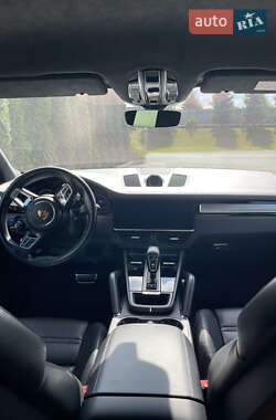 Внедорожник / Кроссовер Porsche Cayenne 2021 в 