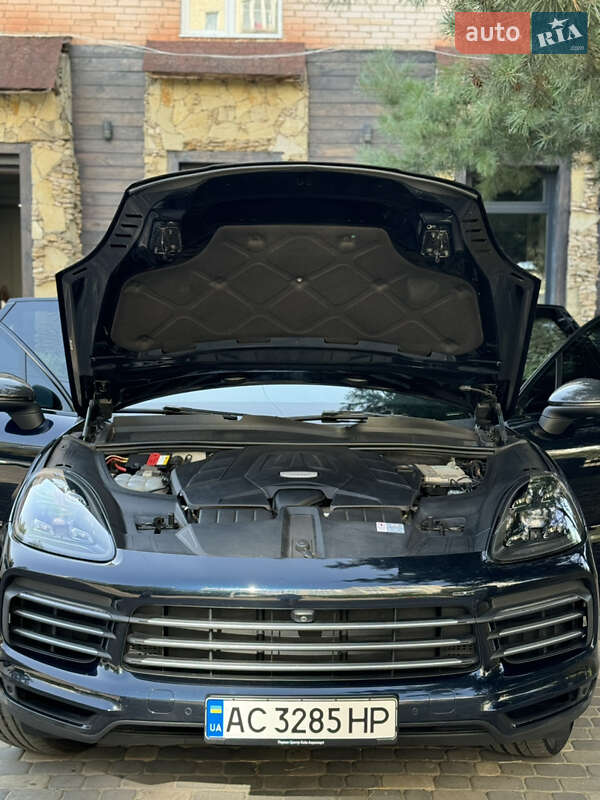 Позашляховик / Кросовер Porsche Cayenne 2018 в Луцьку
