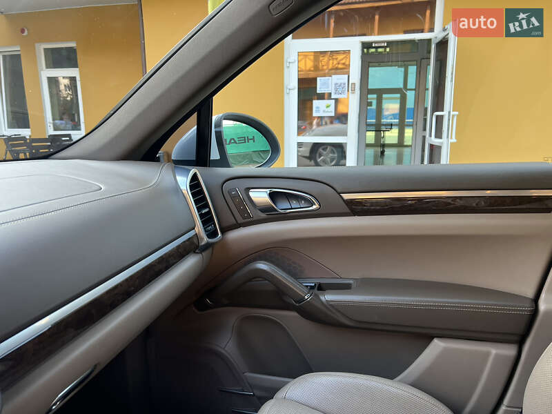 Внедорожник / Кроссовер Porsche Cayenne 2012 в Луцке фото 22 Внедорожник / Кроссовер Porsche Cayenne 2012 в Луцке